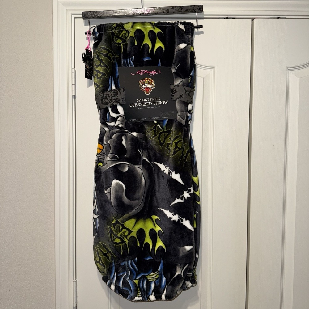 NWT Ed Hardy Gray Tiger PlushThrow Blanket 60x70 Tattoo Skull Lightning